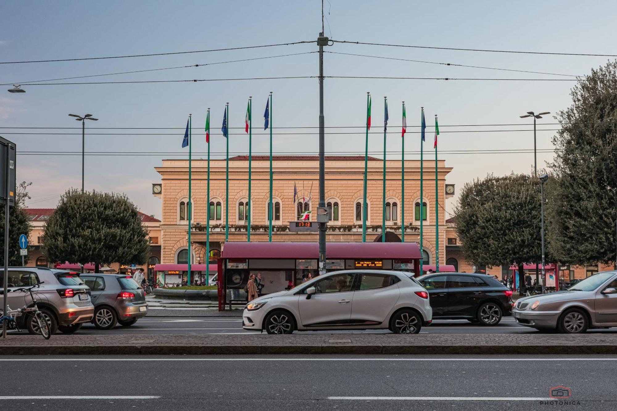 Front Station Apartment - Stazione Centrale Di Bologna Exteriör bild